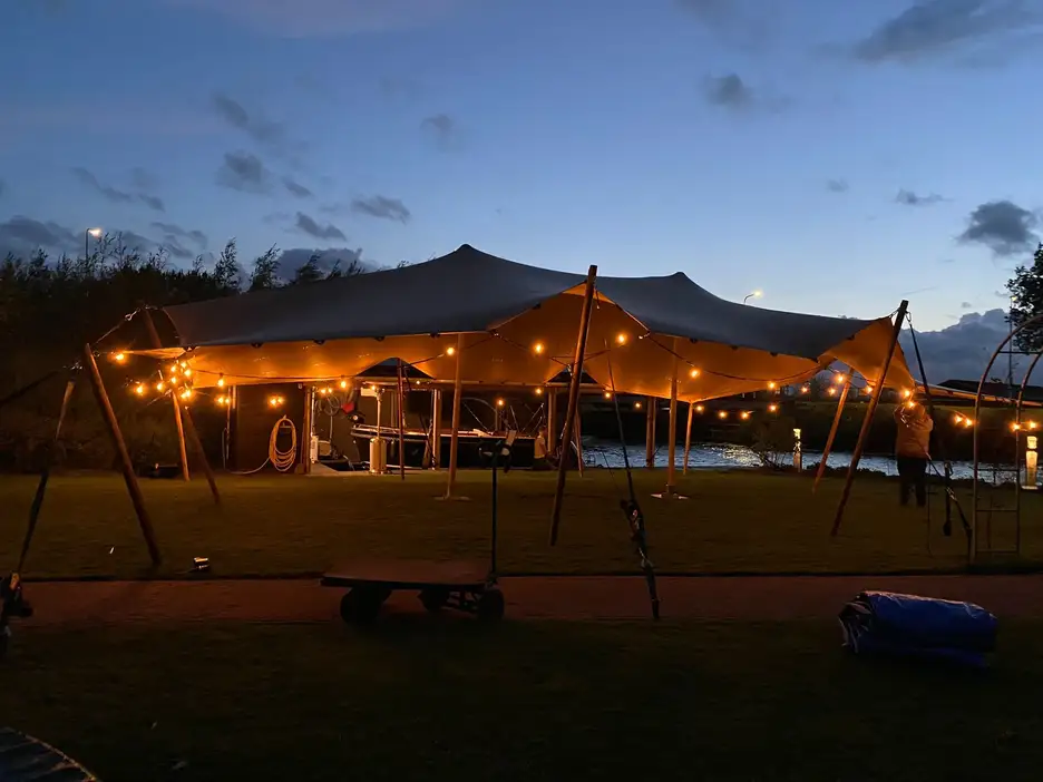 Detaliu textil stretch tent